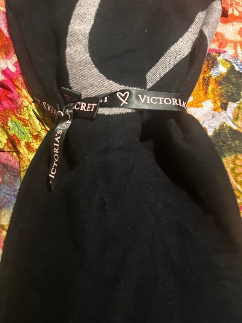 NWT Victoria’s Secret Throw Blanket - Picture 3 of 6